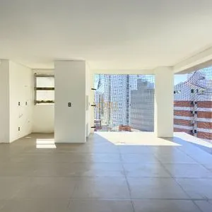 Apartamento com 108m², 3 dormitórios, 1 suíte, 2 vagas no Mirage em Torres para Comprar