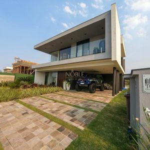 Casa de Condomínio com 373m², 3 dormitórios, 3 suítes, 2 vagas no Reserva das Águas em Torres para Comprar