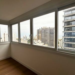 Duplex com 228m², 3 dormitórios, 3 suítes, 1 vaga no Giardino em Torres para Comprar