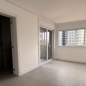 Apartamento com 186m², 3 dormitórios, 3 suítes, 2 vagas no Edifício L'ART em Torres para Comprar