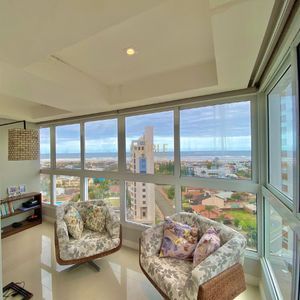 Cobertura com 380m², 5 dormitórios, 3 suítes, 3 vagas no Firenze em Torres para Comprar