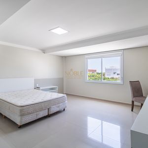 Cobertura com 230m², 3 dormitórios, 1 suíte, 2 vagas no Le Grand em Torres para Comprar