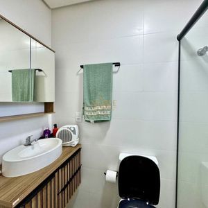 Apartamento com 83m², 2 dormitórios, 1 suíte, 1 vaga no Bartolomeu em Torres para Comprar