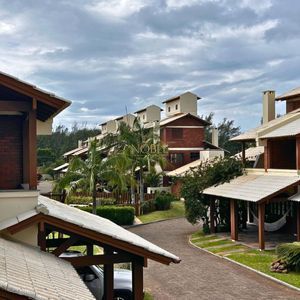 Casa de Condomínio com 161m², 5 dormitórios, 1 suíte, 3 vagas no Condomínio Plaza Guarita em Torres para Comprar