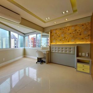 Apartamento com 134m², 3 dormitórios, 1 suíte, 2 vagas no Cortemaggiore em Torres para Comprar