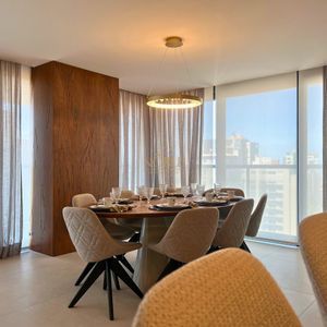 Apartamento com 220m², 4 dormitórios, 4 suítes, 3 vagas no Vitra em Torres para Comprar