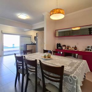 Casa, 5 dormitórios, 1 suíte, 3 vagas no bairro Praia Paraíso em Torres para Comprar