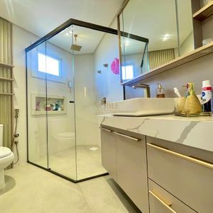 Apartamento com 155m², 3 dormitórios, 1 suíte, 2 vagas no Morada do Parque em Torres para Comprar