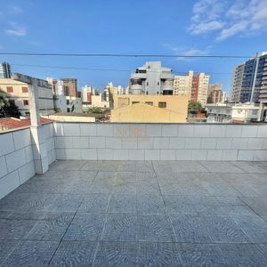 Casa com 500m², 7 dormitórios, 2 suítes, 2 vagas no bairro Centro em Torres para Comprar