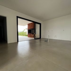 Casa de Condomínio com 220m², 3 dormitórios, 3 suítes, 2 vagas no Reserva das Águas em Torres para Comprar