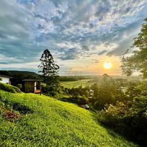 Casa com 1800m², 4 dormitórios, 3 vagas no bairro Centro em Praia Grande para Comprar