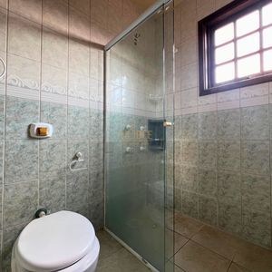 Casa, 6 dormitórios, 1 suíte, 4 vagas no bairro Stan em Torres para Comprar