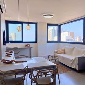 Apartamento com 78m², 2 dormitórios, 1 suíte, 2 vagas no Vista Mare em Torres para Comprar