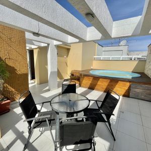 Cobertura com 130m², 2 dormitórios, 1 suíte, 2 vagas no Riviere em Torres para Comprar