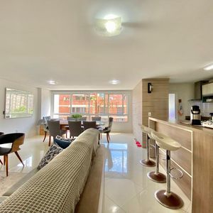 Apartamento com 120m², 4 dormitórios, 1 suíte, 2 vagas no Michelângelo em Torres para Comprar