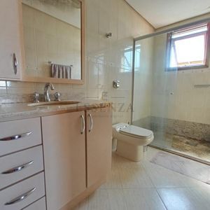 Apartamento com 142m², 3 dormitórios, 1 suíte, 2 vagas no Torre de La Cité em Torres para Comprar