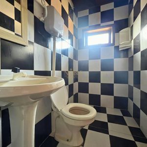 Casa, 6 dormitórios, 1 suíte, 4 vagas no bairro Stan em Torres para Comprar