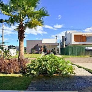 Casa de Condomínio com 196m², 3 dormitórios, 3 suítes, 2 vagas no Reserva das Águas em Torres para Comprar