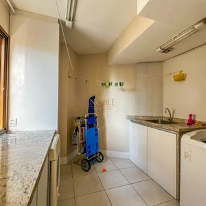 Apartamento com 212m², 3 dormitórios, 3 suítes, 2 vagas no L'essence em Torres para Comprar