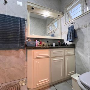 Casa com 184m², 3 dormitórios, 1 suíte, 2 vagas no bairro Igra Norte em Torres para Comprar