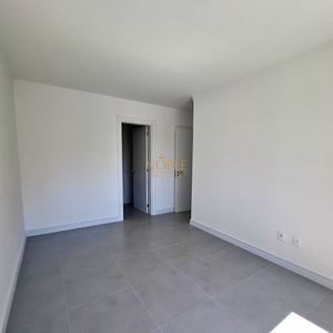 Apartamento com 74m², 2 dormitórios, 1 suíte, 1 vaga no Residencial Acrópole em Torres para Comprar