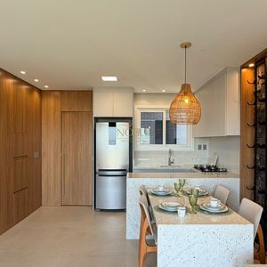 Apartamento com 91m², 2 dormitórios, 2 suítes, 2 vagas no Toronto em Torres para Comprar