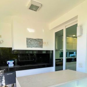 Casa de Condomínio com 338m², 4 dormitórios, 3 suítes, 2 vagas no Ocean Side em Torres para Comprar