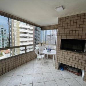 Apartamento com 98m², 3 dormitórios, 1 suíte, 1 vaga no Mar de Flores em Torres para Comprar