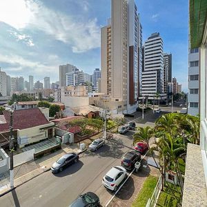 Apartamento com 76m², 2 dormitórios, 1 suíte, 2 vagas no Residencial Ilha Serena em Torres para Comprar