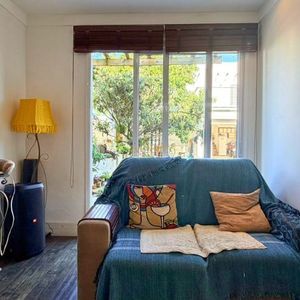 Casa com 400m², 5 dormitórios, 1 suíte, 4 vagas no bairro Stan em Torres para Comprar