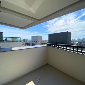 Apartamento com 67m², 2 dormitórios, 1 vaga no Majestic Residencial em Torres para Comprar