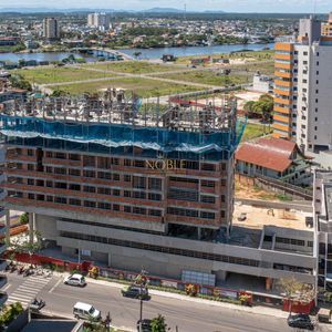 Apartamento com 53m², 1 dormitório, 1 suíte, 1 vaga no Punta Del Sole em Torres para Comprar