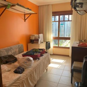 Apartamento com 180m², 3 dormitórios, 1 suíte, 2 vagas no Debret em Torres para Comprar