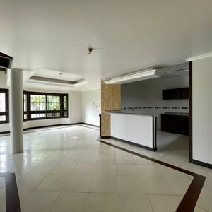 Casa com 180m², 4 dormitórios, 4 suítes, 2 vagas no bairro Praia da Cal em Torres para Comprar