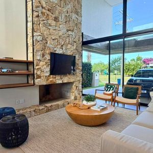 Casa, 3 dormitórios, 3 suítes, 2 vagas no Ocean Side em Torres para Comprar