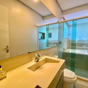 Apartamento com 156m², 3 dormitórios, 1 suíte, 1 vaga no bairro Stan em Torres para Comprar