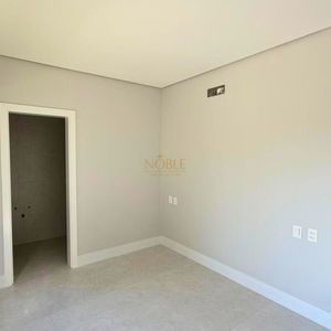 Casa com 335m², 4 dormitórios, 4 suítes, 2 vagas no Reserva das Águas em Torres para Comprar