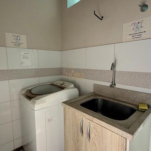 Pousada, 8 dormitórios, 3 suítes, 7 vagas no bairro Praia da Cal em Torres para Comprar