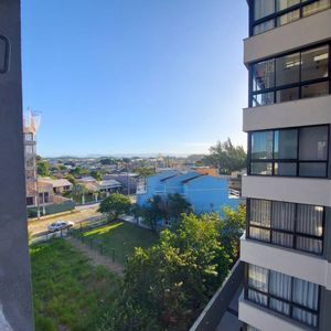 Apartamento com 31m², 1 dormitório, 1 vaga no Majestic Residencial em Torres para Comprar