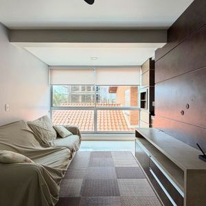 Apartamento com 110m², 3 dormitórios, 1 suíte, 2 vagas no Praia Bávaro em Torres para Comprar