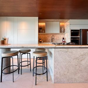 Cobertura com 344m², 3 dormitórios, 3 suítes, 3 vagas no Ares em Torres para Comprar