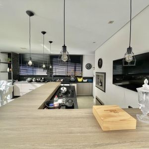 Cobertura com 280m², 4 dormitórios, 4 suítes, 2 vagas no Alvorada em Torres para Comprar