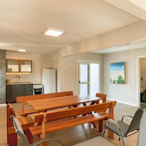 Duplex com 330m², 4 dormitórios, 1 suíte, 2 vagas no Marimar em Torres para Comprar