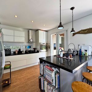 Casa de Condomínio com 280m², 4 dormitórios, 4 suítes, 4 vagas no Ocean Side em Torres para Comprar