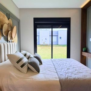 Casa, 3 dormitórios, 3 suítes, 2 vagas no Ocean Side em Torres para Comprar