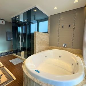 Apartamento com 296m², 4 dormitórios, 4 suítes, 3 vagas no Infinity Ocean em Torres para Comprar