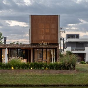 Casa de Condomínio com 244m², 4 dormitórios, 4 suítes, 2 vagas no Condomínio Ilhas Park em Torres para Comprar