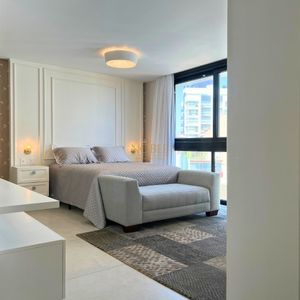 Apartamento com 220m², 4 dormitórios, 4 suítes, 3 vagas no Vitra em Torres para Comprar