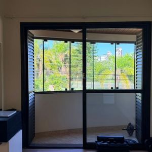 Apartamento com 112m², 2 dormitórios, 2 suítes, 3 vagas no Villa de Sagres em Torres para Comprar