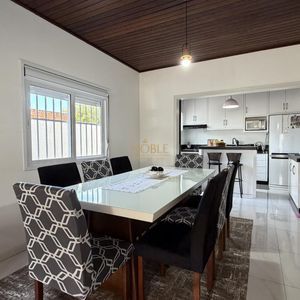 Casa com 136m², 3 dormitórios, 1 suíte, 2 vagas no bairro Praia da Cal em Torres para Comprar